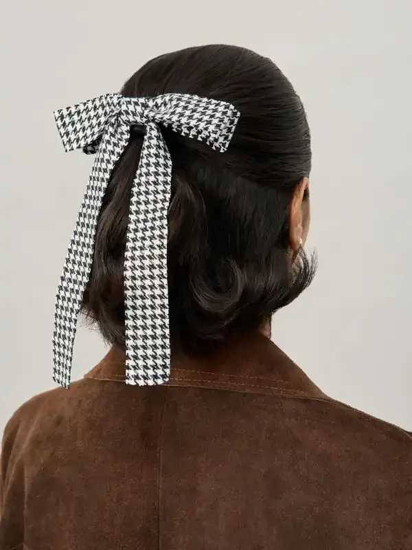 Aela Houndstooth Black and White Hair Bow