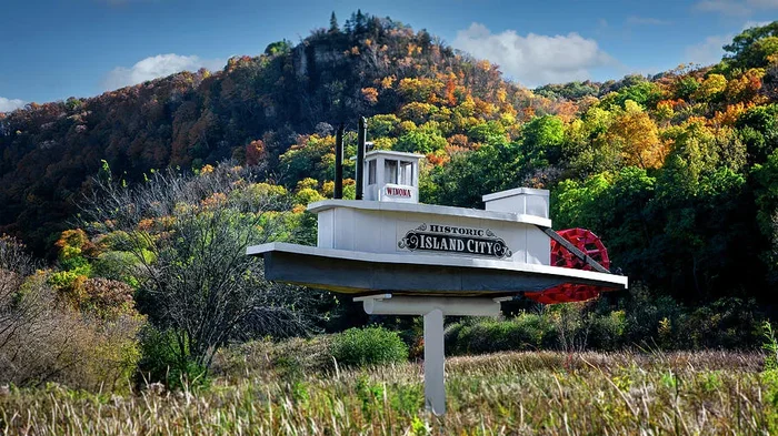 Winona steamboat sign