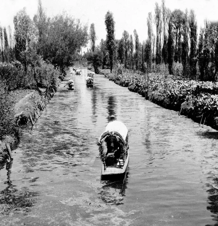 Xochimilco Mexico – floating gardens and canal – c 1931