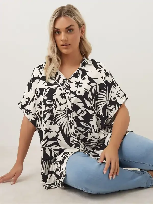 Yours Curve Black chrome Crinkle Short Sleeve Shirt